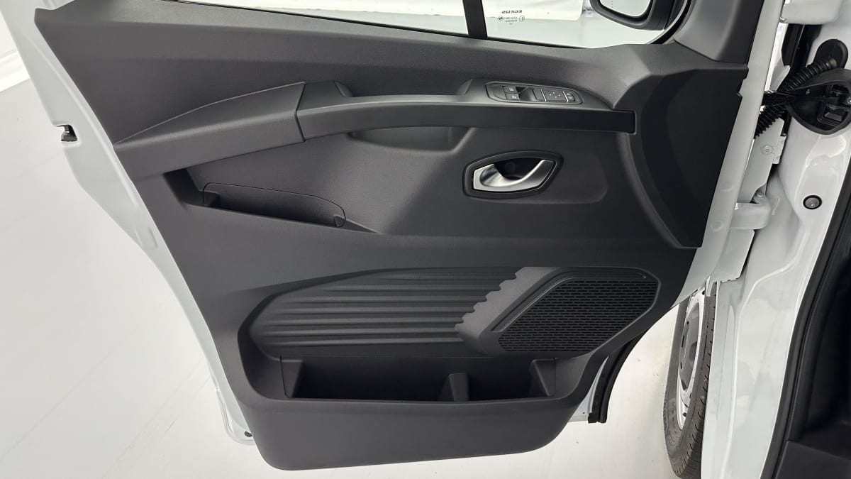 385913_p2 - RENAULT - TRAFIC - 2026 - photo 6