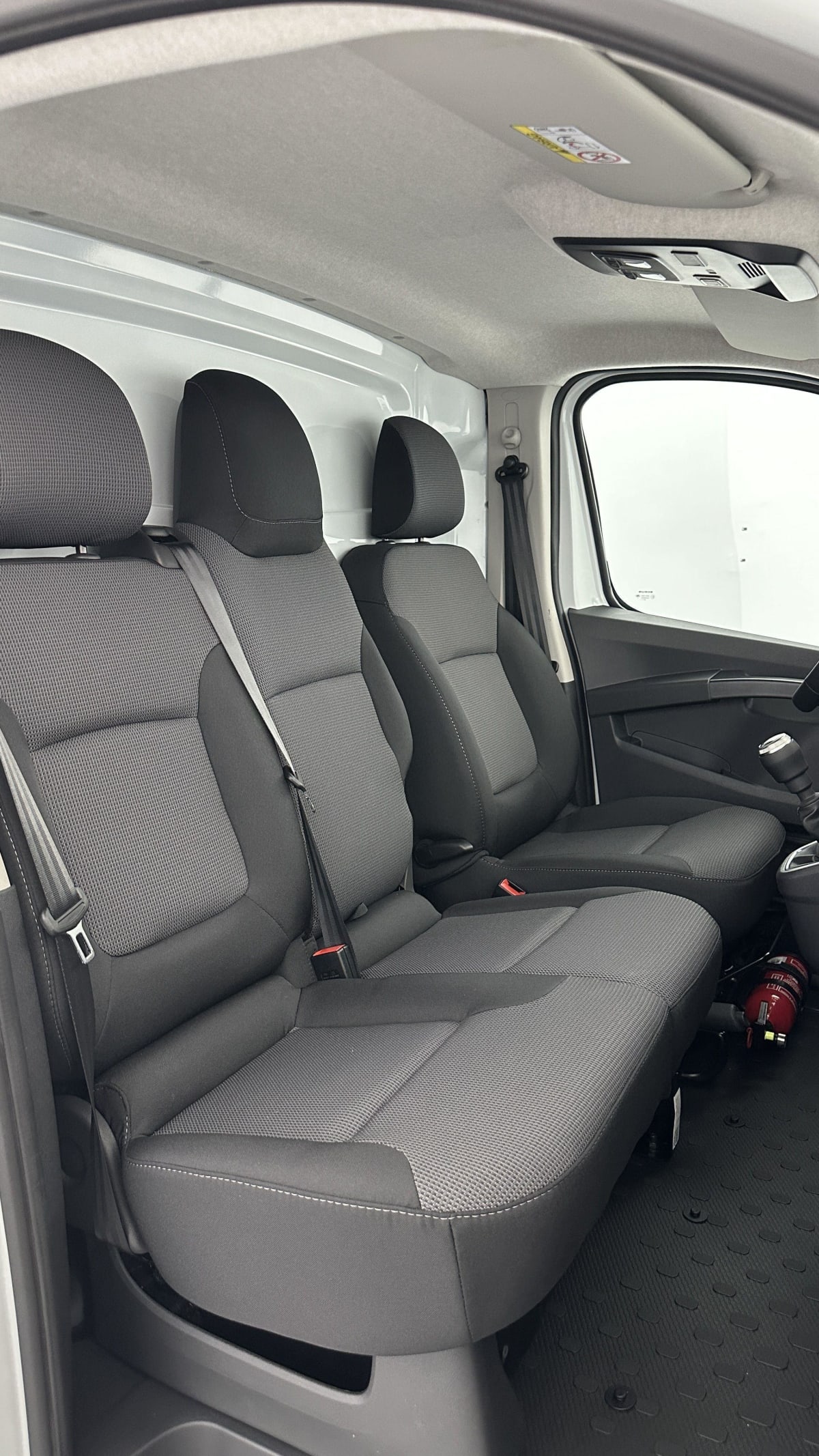 385913_p2 - RENAULT - TRAFIC - 2026 - photo 9