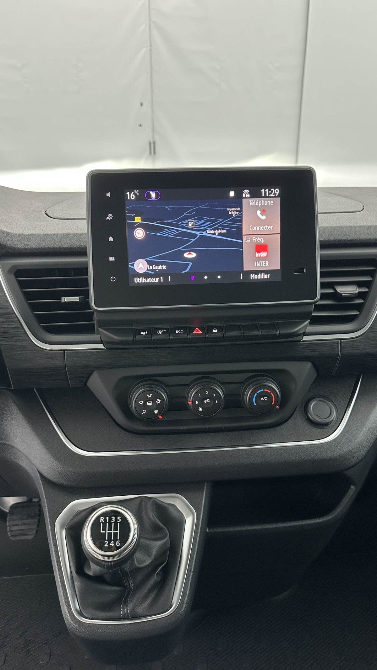 385913_p2 - RENAULT - TRAFIC - 2026 - photo 8