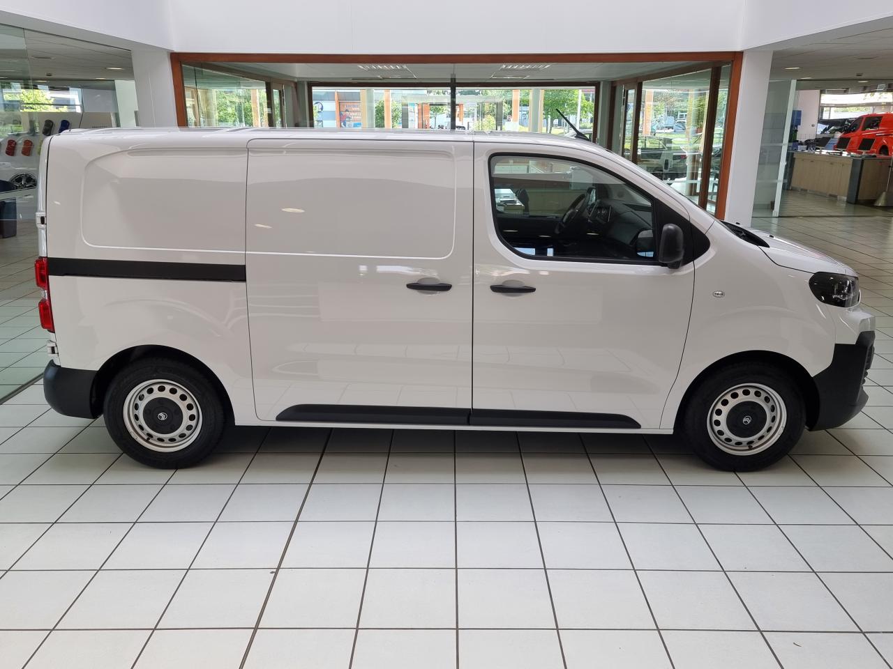 0679-0003456_p68 - CITROEN - JUMPY - 2025 - photo 25