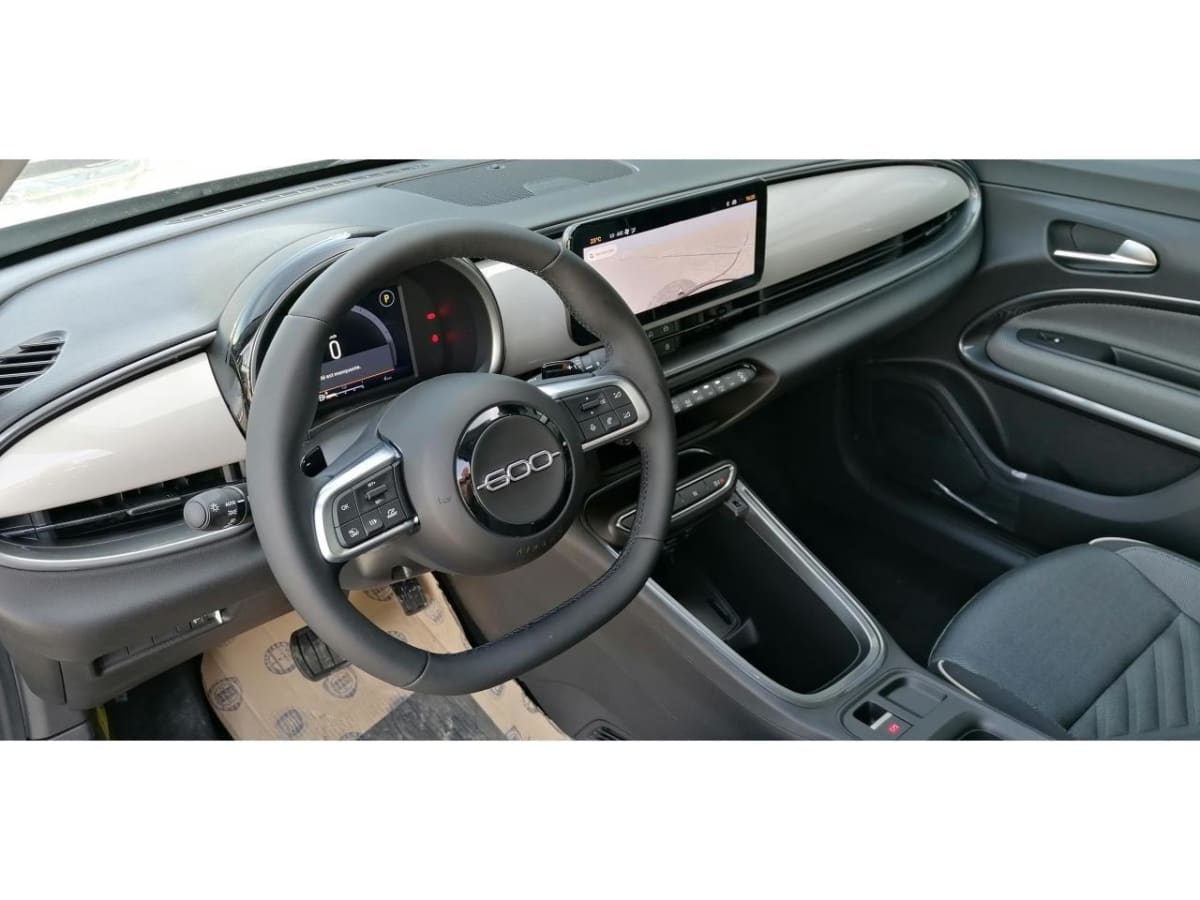 389865_p2 - FIAT - 600 - 2026 - photo 3