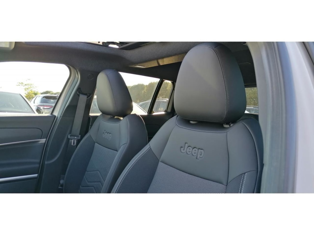 389863_p2 - JEEP - AVENGER - 2026 - photo 6